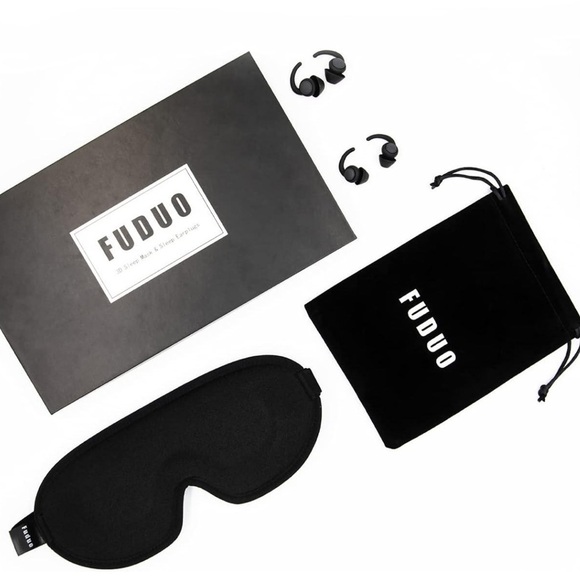 Dark & Quiet Bundle Memory Foam Eye Mask & 2 Pair Super Soft Silicone Ear Plugs - Picture 2 of 8